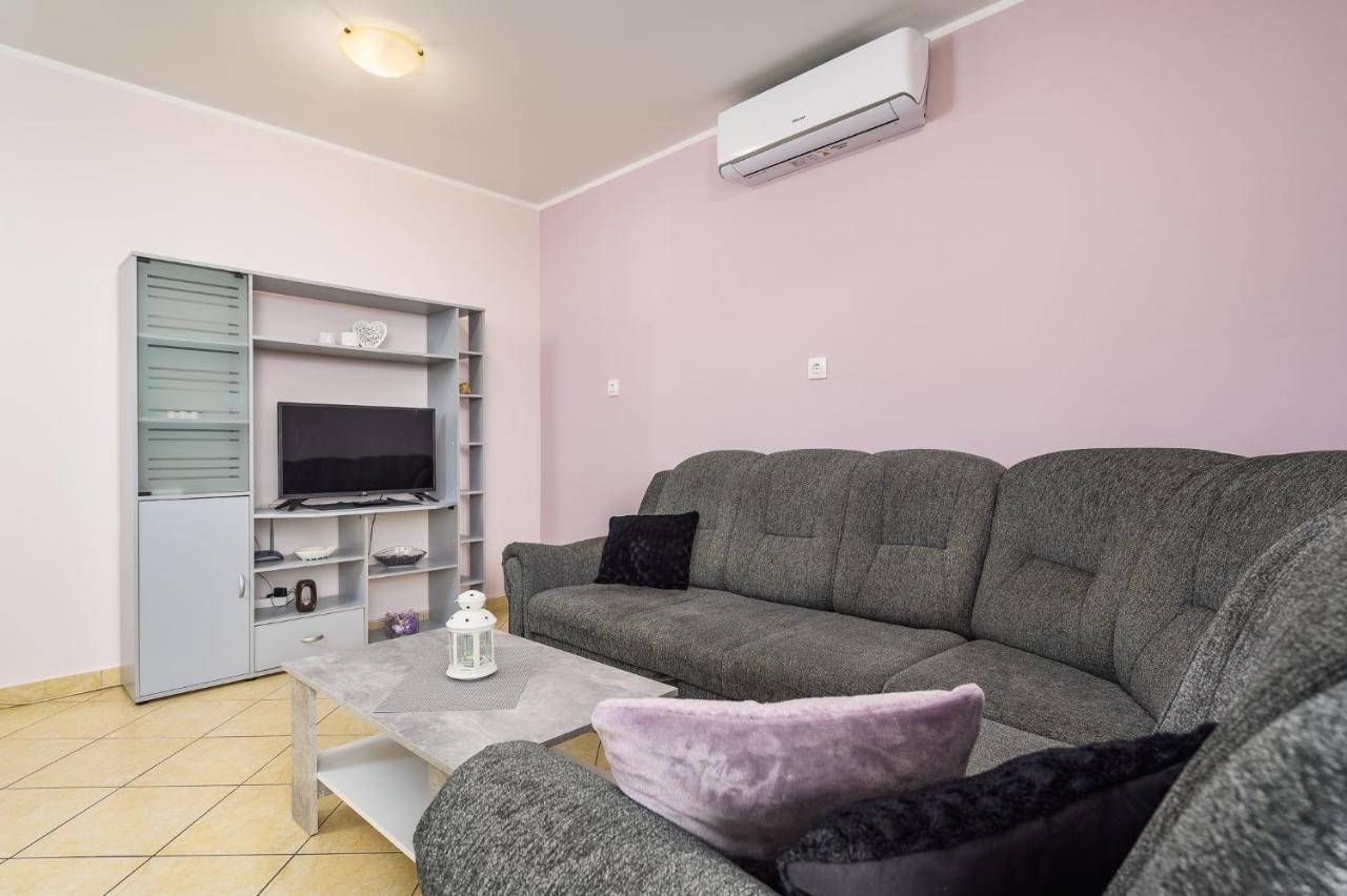 Apartments With A Parking Space Lovran, Opatija - 7869 Exterior photo